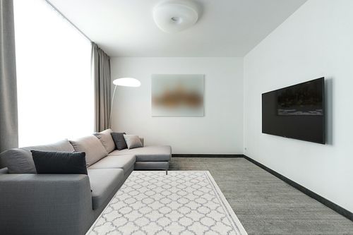 Mark&Day Outdoor Rugs, 5x7 Agenda Traditional Ivory Indoor/Outdoor Area Rug, Ivory Blue Carpet for Patio, Porch, Deck, Bedroom, Living Room or Kitchen (5'3" x 7') in Modern Living Room with Grey Couch