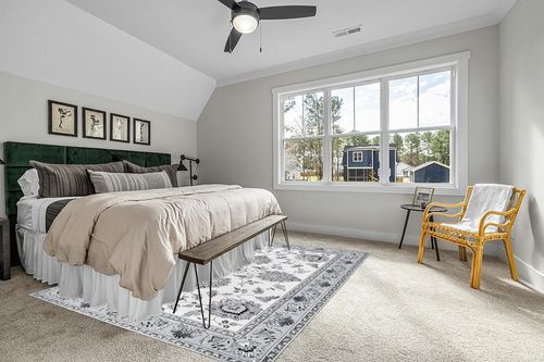 Eyely PDM505F-8 Modern Cherie French Cottage Indoor Area Rug Bohemian;Transitional;Traditional, Bedroom, Kitchen, Living Room, Easy-Cleaning, Non-Shedding, 8 X 10, Cream/Light Gray in Grey Traditional Bedroom with King Bed