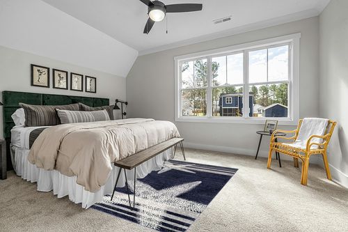 nuLOOM Thomas Paul Starfish and Striped Area Rug, 5' x 8', Blue in Grey Traditional Bedroom with King Bed