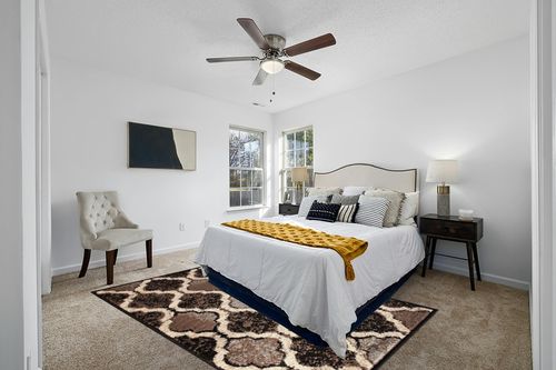 ‎A Chocolate ‎Modern ‎Stain Resistant ‎Area Rug in White and Yellow Modern Bedroom