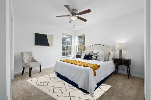 JONATHAN Y MOH202A-5 Alia Moroccan Beni Souk Indoor Farmhouse Area-Rug Bohemian Minimalistic Geometric Easy-Cleaning Bedroom Kitchen Living Room Non Shedding, 5 X 8, Cream,Black in White and Yellow Modern Bedroom