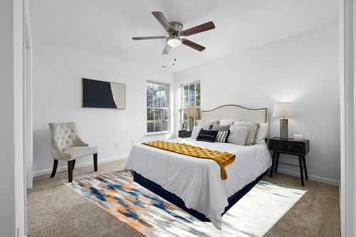 Abani Rugs Orange & Blue Contemporary Abstract Area Rug Contemporary Style, Porto Collection | Turkish Made Superior Comfort & Construction | Stain Shedding Resistant, 7'9" x 10'2" Rectangle in White and Yellow Modern Bedroom