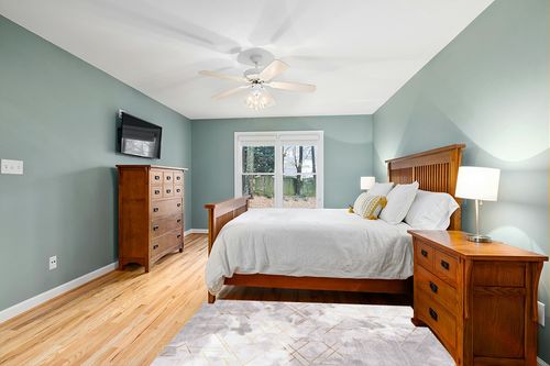 FINOREN Modern Minimalist Lines Area Rugs for Living Room,Bedroom,Kitchen,Entryway,Non Slip Backing,Non-Shedding,Soft Washable Rugs,Gray-White,4x6 Feet in Teal and Orange Wood Bedroom