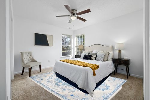 SAFAVIEH Micro-Loop Collection Area Rug - 8' x 10', Ivory & Blue, Handmade Shabby Chic Medallion Wool, Ideal for High Traffic Areas in Living Room, Bedroom (MLP503G) in White and Yellow Modern Bedroom