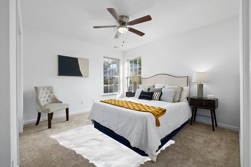 White 5 x 7 Feet Carpet for Bedroom Living Room in White and Yellow Modern Bedroom