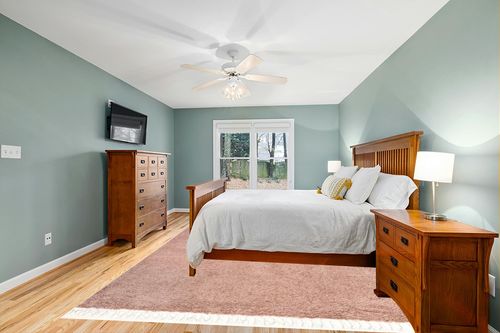 nuLOOM Neva Modern Tasseled Shag Area Rug, 9x12, Pink in Teal and Orange Wood Bedroom