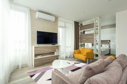 SAFAVIEH Hollywood Collection Area Rug - 5'3" x 7'6", Ivory & Purple, Mid-Century Modern Design, Non-Shedding & Easy Care, Ideal for High Traffic Areas in Living Room, Bedroom, Dining (HLW709D-5) in Light Modern Living Room with TV