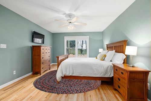 Super Area Rugs Cantebury Handmade Farmhouse Indoor/Outdoor Braided Rug Navy, Light Blue, Red 8' x 10' Oval in Teal and Orange Wood Bedroom