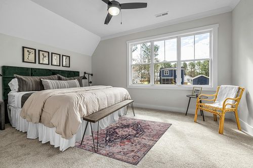 GLN Rugs Machine Washable Area Rug, Rugs for Living Room, Rugs for Bedroom, Bathroom Rug, Kitchen Rug, Printed Vintage Rug, Home Decor Traditional Carpet (Black/Cream/Multicolor, 5'3" x 7'5") in Grey Traditional Bedroom with King Bed
