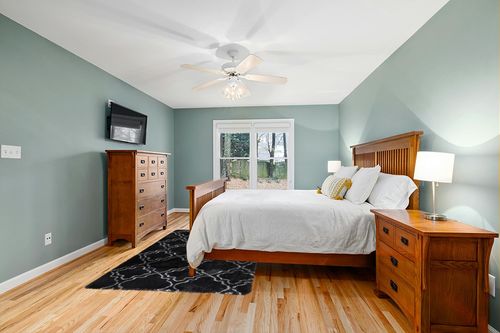 Amangel Soft Fuzzy Rugs for Living Room Bedroom,5x8 Feet Rug,Furry Carpet,Black & White Rug,Fluffy Plush Area Rug,Large Cool Modern Rugs for Apartment Home Office,Room Decor in Teal and Orange Wood Bedroom