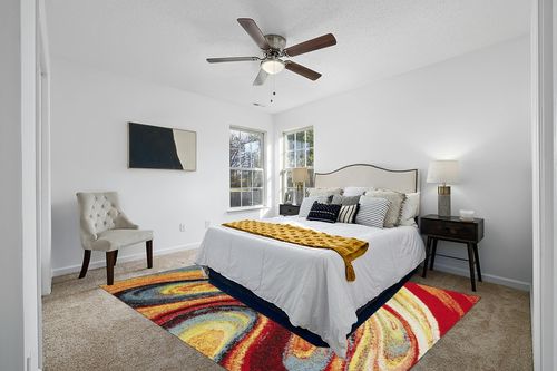 Home Dynamix Adja Modern Area Rug, Splash (7'10" x 10'2") in White and Yellow Modern Bedroom