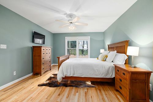 bonanza leathers Genuine Cowhide Rug Dark Brindle Size S/L/XL 5X6/6X7/7X8 FT (6x7) in Teal and Orange Wood Bedroom