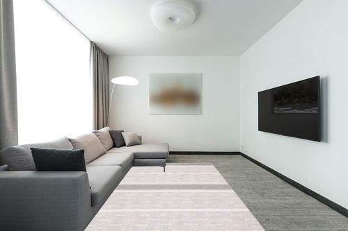 SAFAVIEH Striped Kilim Collection 6' x 9' Ivory/Grey STK519A Handmade Flatweave Cotton Area Rug in Modern Living Room with Grey Couch