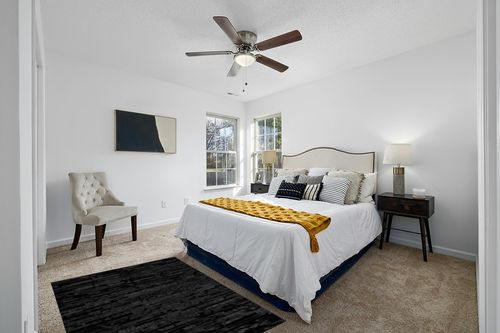 Premiumcowhide New Cowhide Rug Leather. Animal Skin Patchwork Area Carpet (4 X 6) in White and Yellow Modern Bedroom