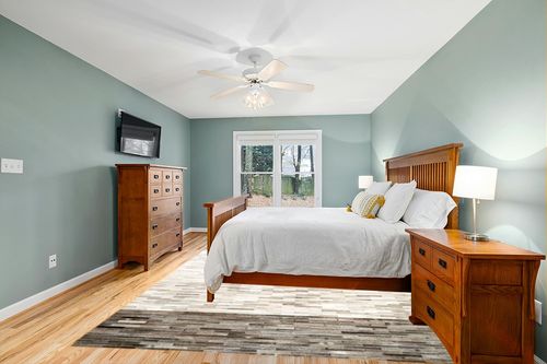 Natural Area Rugs - Rectangle Leather Rug, Mesa Cowhide Collection, Earth Friendly Natural Fiber Rug, Hand Loomed Area Rugs, Multi Color, 9' x 12' in Teal and Orange Wood Bedroom