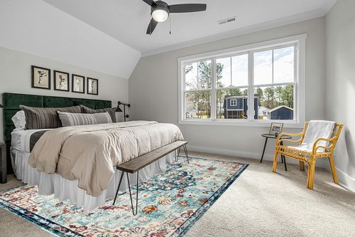 SAFAVIEH Madison Collection Area Rug - 9' x 12', Navy & Light Blue, Boho Chic Medallion Distressed Design, Non-Shedding & Easy Care, Ideal for High Traffic Areas in Living Room, Bedroom (MAD447K) in Grey Traditional Bedroom with King Bed