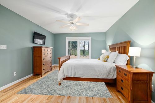 SAFAVIEH Abstract Collection Area Rug - 8' x 10', Blue & Grey, Handmade Wool, Ideal for High Traffic Areas in Living Room, Bedroom (ABT201A) in Teal and Orange Wood Bedroom