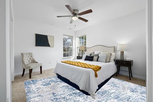 Safavieh Amelia Collection Area Rug - 10' Square, Grey & Blue, Modern Abstract Design, Non-Shedding & Easy Care, Ideal for High Traffic Areas in Living Room, Bedroom (ALA705F) in White and Yellow Modern Bedroom