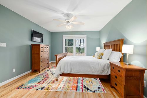 SAFAVIEH Madison Collection Area Rug - 8' x 10', Blue & Orange, Boho Chic Tribal Distressed Design, Non-Shedding & Easy Care, Ideal for High Traffic Areas in Living Room, Bedroom (MAD422F) in Teal and Orange Wood Bedroom