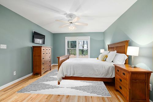 nuLOOM Romina Machine Washable Diamond Stripes Area Rug, 8x10, White in Teal and Orange Wood Bedroom