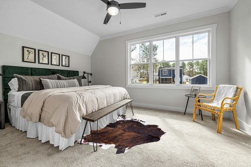 rodeo Classic Brown Brindle Cowhide Rug XXL 6x8 Ft in Grey Traditional Bedroom with King Bed