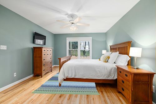 Dash and Albert Fiesta Stripe French Blue/Green Handwoven Indoor/Outdoor Rug, 6 X 9 Feet, Multi Stripe Pattern in Teal and Orange Wood Bedroom