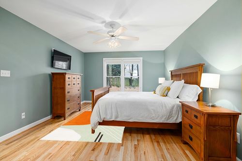 Safavieh Rodeo Drive Collection Area Rug - 5' x 8', Green & Rust, Handmade Mid-Century Modern Abstract Wool, Ideal for High Traffic Areas in Living Room, Bedroom (RD860Y) in Teal and Orange Wood Bedroom