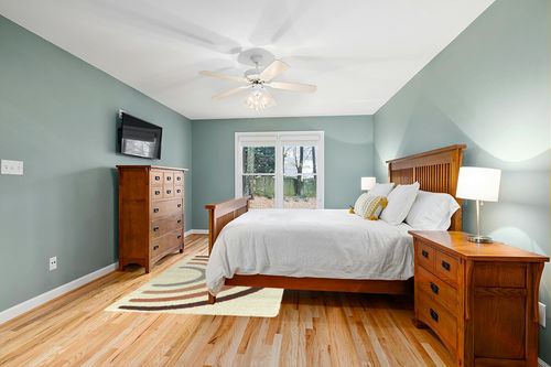 Aldiana Rainbow Shag Area Rug Mack & Milo Rug Size: Rectangle 5'3" x 7' in Teal and Orange Wood Bedroom