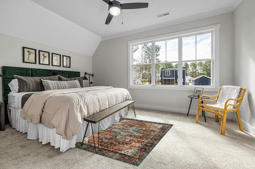 Moynesa Ultra-Thin Washable Vintage Area Rug - 5x7 Large Boho Non-Slip Rug for Bedroom Living Room Oriental Medallion Non-Shedding Print Floor Carpet for Dining Room Home, Brick Red/Dull Teal in Grey Traditional Bedroom with King Bed