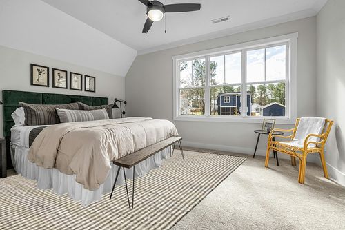 Loloi Angela Rose x Colton Ivory/Black 10'-0" x 14'-0" Area Rug in Grey Traditional Bedroom with King Bed