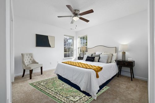 Antep Rugs Oriental 5x7 Traditional Medallion Indoor Area Rug Siesta (Green Beige, 5'3" x 7') in White and Yellow Modern Bedroom