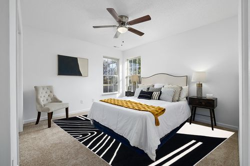 SAFAVIEH Rodeo Drive Collection Area Rug - 9' x 12', Black & Ivory, Handmade Mid-Century Modern Abstract Wool, Ideal for High Traffic Areas in Living Room, Bedroom (RD860Z) in White and Yellow Modern Bedroom
