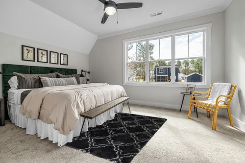 Amangel Soft Fuzzy Rugs for Living Room Bedroom,5x8 Feet Rug,Furry Carpet,Black & White Rug,Fluffy Plush Area Rug,Large Cool Modern Rugs for Apartment Home Office,Room Decor in Grey Traditional Bedroom with King Bed