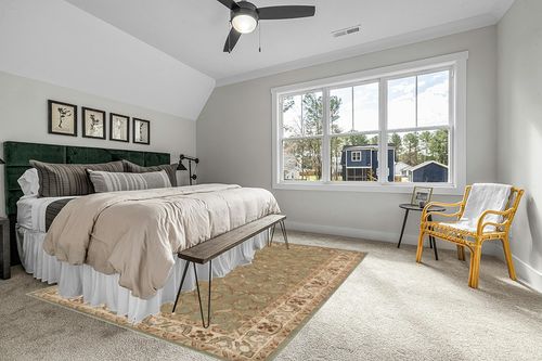 Superior Indoor Area Rug, Jute Backed Rugs for Bedroom, Living/Dining Room, Office, Entryway, Hallway, Kitchen, Traditional Floral Scroll Floor Decor, Heritage Collection, Green, 8' x 10' in Grey Traditional Bedroom with King Bed