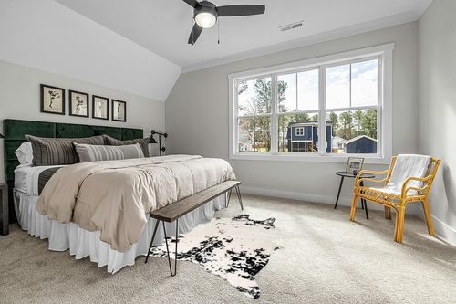 nuLOOM Marcia Machine Washable Faux Cowhide Area Rug, 5' x 6' 7", Black in Grey Traditional Bedroom with King Bed