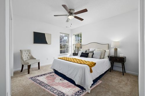 Creative Home Ideas Printed Chenille Area Rugs - for Bedroom, Kitchen, Living Room, Entryway, Hallway, Playroom - Non Skid & Washable - 5' x 7' - Constance Pattern, Constance Blush Pink in White and Yellow Modern Bedroom