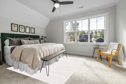 SAFAVIEH Vision Collection Area Rug - 8' x 10', Ivory, Modern Ombre Tonal Chic Design, Non-Shedding & Easy Care, Ideal for High Traffic Areas in Living Room, Bedroom (VSN606J) in Grey Traditional Bedroom with King Bed
