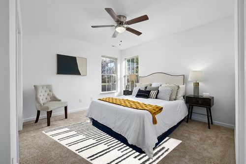 Eyely HOM406A-5 Moroccan Hype Petra Stripe Geometric Shag Indoor Area Rug Bohemian;Transitional;Modern, Bedroom, Kitchen, Living Room, Easy-Cleaning, Non-Shedding, 5 X 8, White/Gray in White and Yellow Modern Bedroom