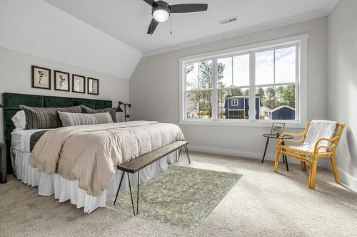 Valenrug Washable Rug 5x7 - Ultra Thin Green Collection Area Rug, Stain Resistant Non-Skid Rugs for Living Room, Antique Bedroom Rugs(5'x7', TPR37-Green) in Grey Traditional Bedroom with King Bed