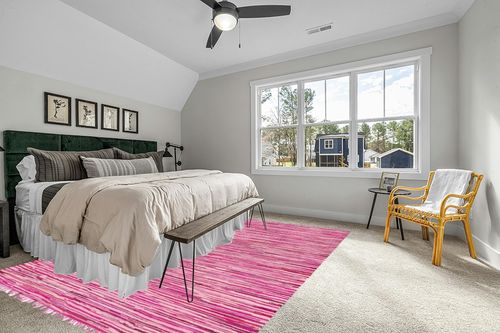 Unique Loom Chindi Cotton Collection Hand Woven Natural Fibers Area Rug_CCH002, 9 ft x 12 ft, Pink/Ivory in Grey Traditional Bedroom with King Bed
