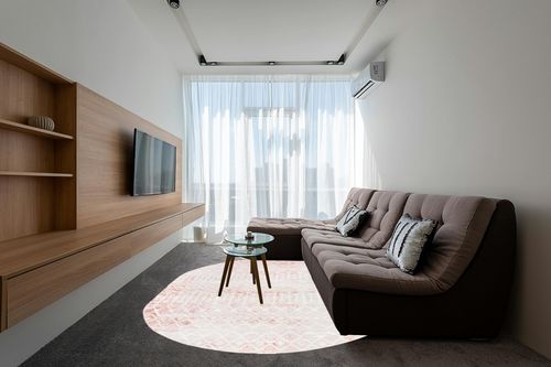 Unique Loom Bohemian Trellis Collection Area Rug - Gypsy (8' x 10' Oval, Dusty Rose/Ivory) in Grey Living Room with Brown Couch