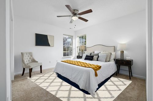 SAFAVIEH Dallas Shag Collection Area Rug - 8' x 10', Ivory & Grey, Trellis Design, Non-Shedding & Easy Care, 1.5-inch Thick Ideal for High Traffic Areas in Living Room, Bedroom (SGD258F) in White and Yellow Modern Bedroom