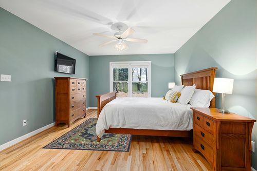 Kaleen Sunice Collection 5' x 7'6" Traditional Floral Area Rug ,Lime Green in Teal and Orange Wood Bedroom