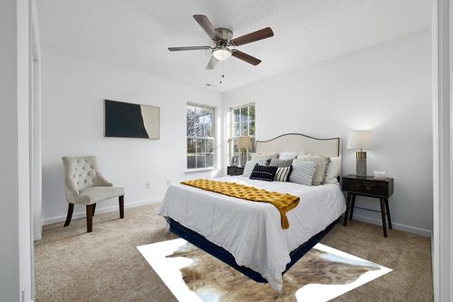 Tomtom Cowhides Brindle Light Cowhide Rug 100% Natural Leather Rugs 6x6 in White and Yellow Modern Bedroom