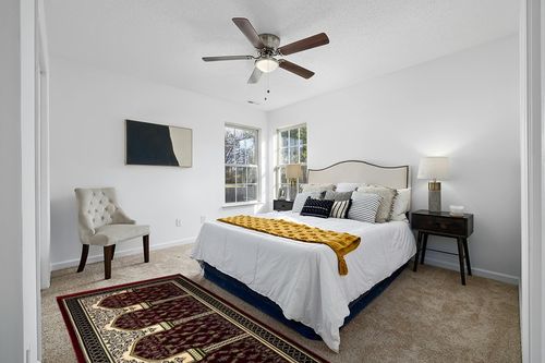 Modefa Turkish Islamic Prayer Rug - Multi Person Janamaz Sajada for Family or Mosque - Large Gathering & Group Praying Carpet - Wide Plush Velvet Praying Mat (Long 4 Person Red/Green) in White and Yellow Modern Bedroom