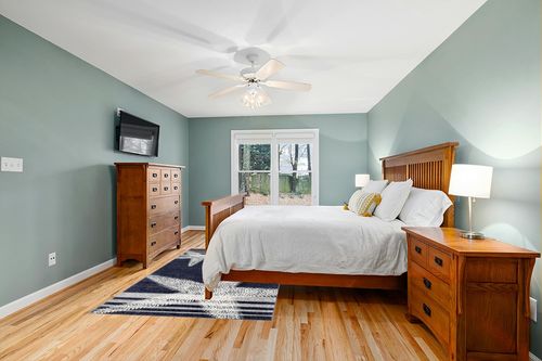 nuLOOM Thomas Paul Starfish and Striped Area Rug, 5' x 8', Blue in Teal and Orange Wood Bedroom