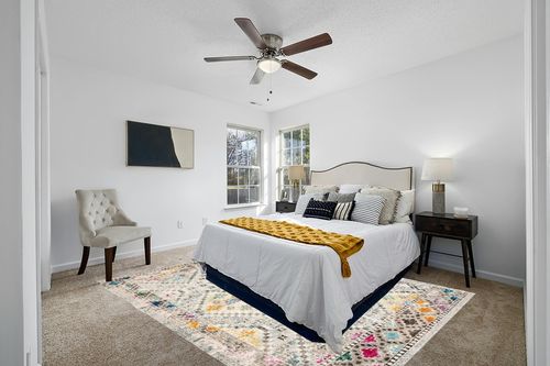 SAFAVIEH Madison Collection Area Rug - 8' x 10', Grey & Yellow, Boho Diamond Distressed Design, Non-Shedding & Easy Care, Ideal for High Traffic Areas in Living Room, Bedroom (MAD418F) in White and Yellow Modern Bedroom