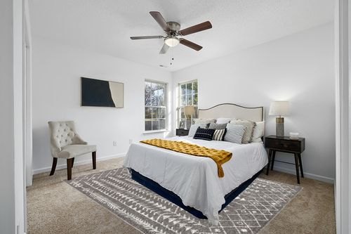 JONATHAN Y MOH210B-8 Ziri Moroccan Geometric Indoor Farmhouse Area-Rug Bohemian Minimalistic Easy-Cleaning Bedroom Kitchen Living Room Non Shedding, 8 X 10, Grey,Cream in White and Yellow Modern Bedroom