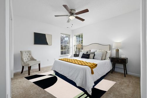 Safavieh Rodeo Drive Collection Area Rug - 6' x 9', Black & Green, Handmade Mid-Century Modern Abstract Wool, Ideal for High Traffic Areas in Living Room, Bedroom (RD863Z) in White and Yellow Modern Bedroom