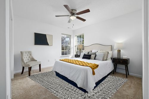 BELLEZE Area Rug Modern Solid Colored Indoor Outdoor Rug, Accent Rug for Patio, Living Room or Kitchen, Luxury Bohemian Style Home Decor, 8' x 10' - Light Gray in White and Yellow Modern Bedroom